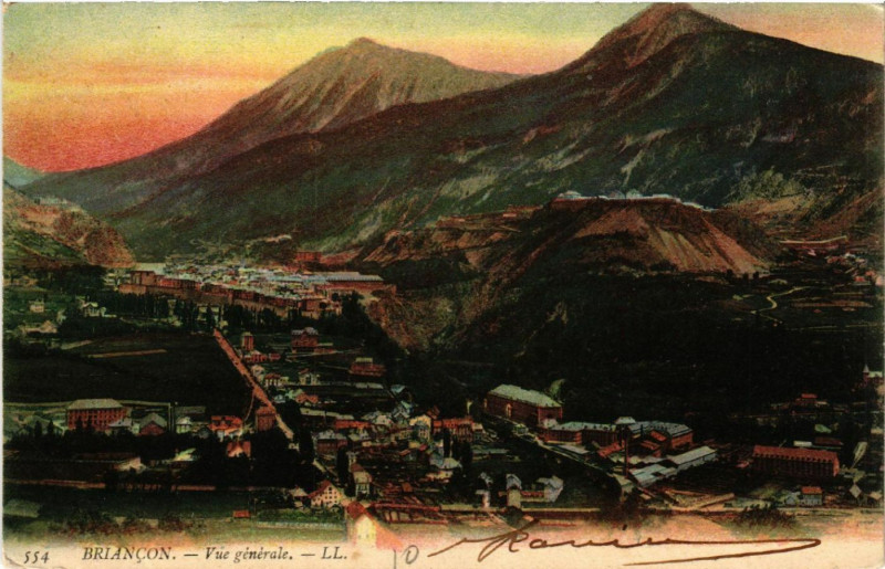 Carte postale ancienne Briancon - Vue générale à Briançon
