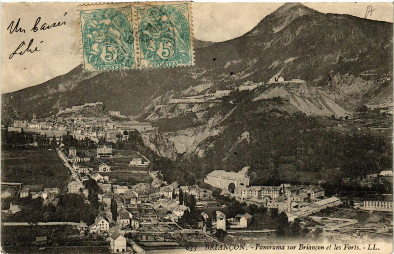 Carte postale ancienne Briancon - Panorama sur Briancon et les Forts à Briançon