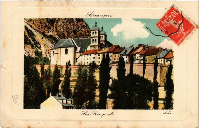 Carte postale ancienne Briancon - Les Remparts à Briançon