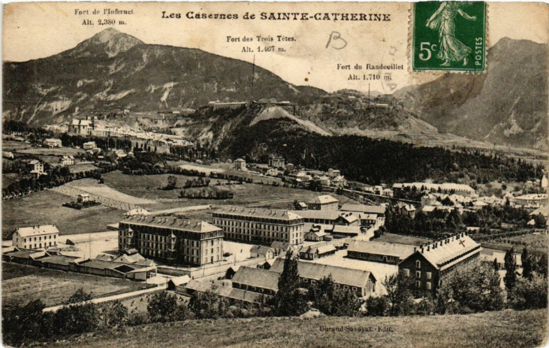 Carte postale ancienne Les Casernes de Sainte-Catherine