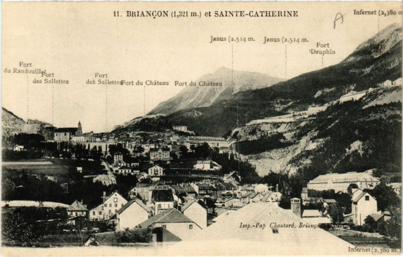 Carte postale ancienne Briancon (1321 m) et Sainte-Catherine à Briançon