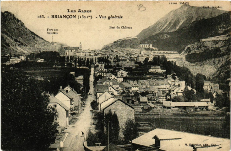 Carte postale ancienne Les Alpes - Briancon (1321 m) - Vue générale à Briançon