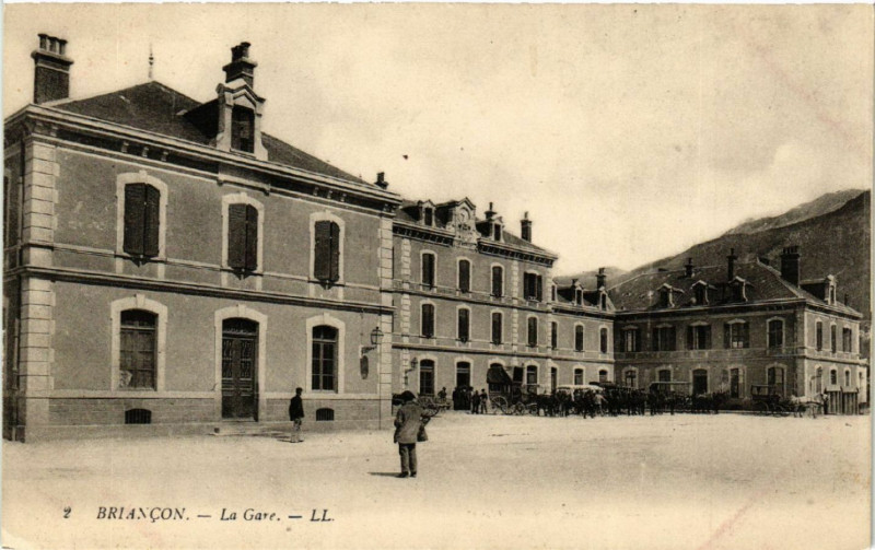 Carte postale ancienne Briancon - La Gare à Briançon