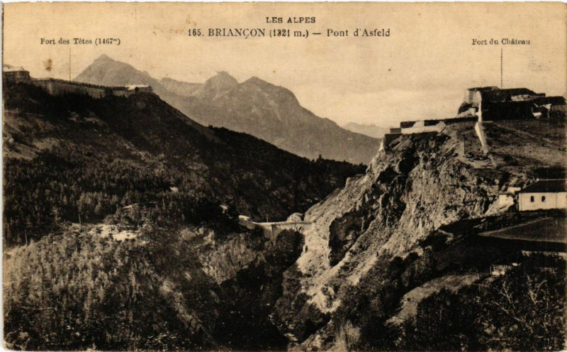 Carte postale ancienne Les Alpes - Briancon (1321 m) - Pont d'Asfeld à Briançon