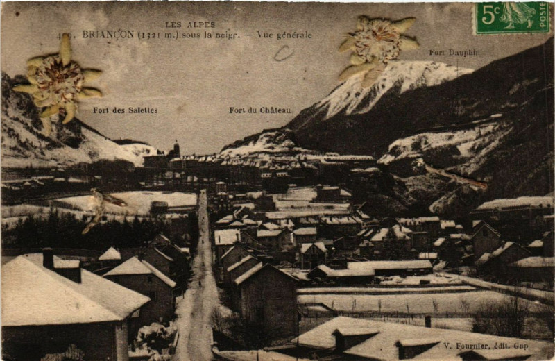 Carte postale ancienne Briancon (1321 m) sous la neige - Vue générale à Briançon
