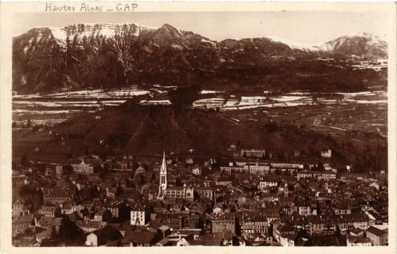 Carte postale ancienne Les Alpes - Gap - Vue générale (alt 735 m) à Gap