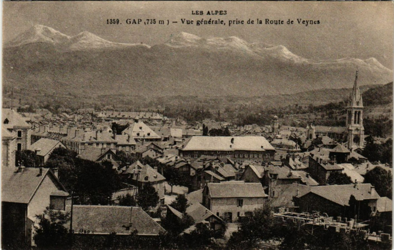 Carte postale ancienne Les Alpes - Gap (735 m) - Vue générale, prise de la Route de Veynes à Gap