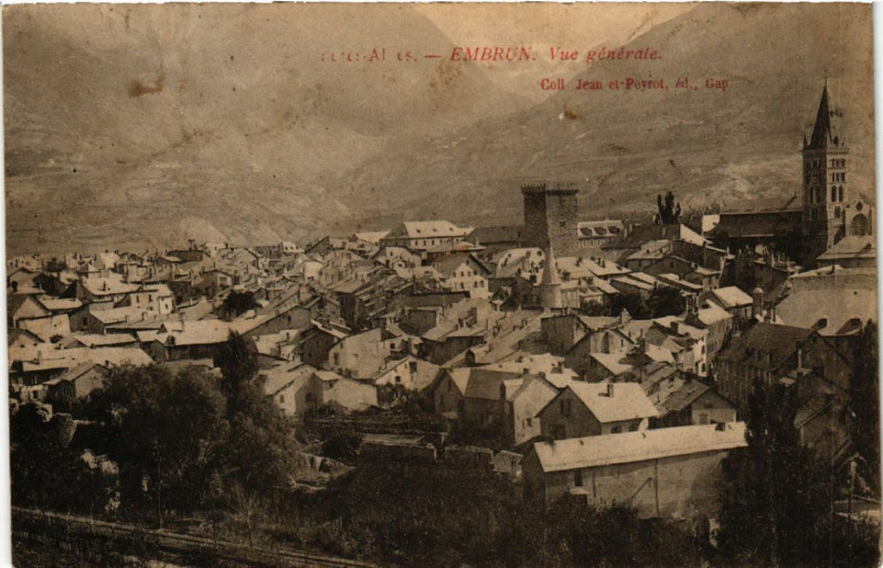 Carte postale ancienne Embrun - Vue générale à Embrun