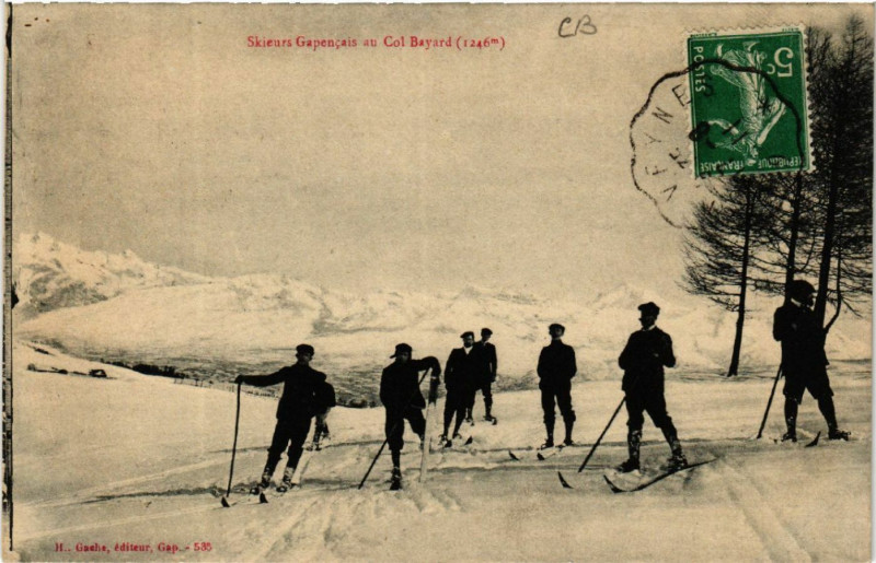 Carte postale ancienne Skieurs Gapencais au Col à Gap
