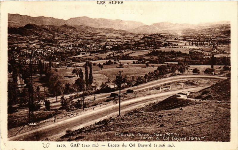 Carte postale ancienne Gap (740 m) - Lacets du Col Bayard (1246 m) à Gap