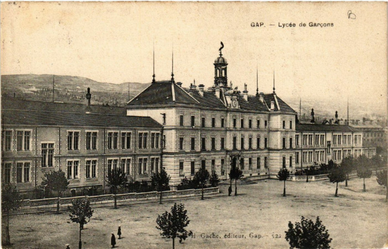 Carte postale ancienne Gap - Lycée de Garcons à Gap