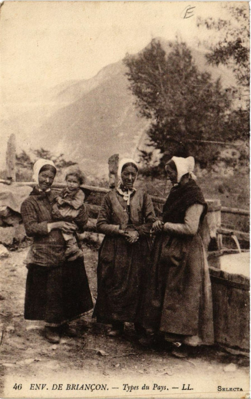 Carte postale ancienne Environs de Briancon - Types du Pays à Briançon