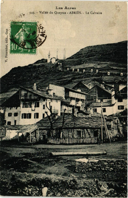 Carte postale ancienne Vallée de Queyras - Abries - Le Calvaire