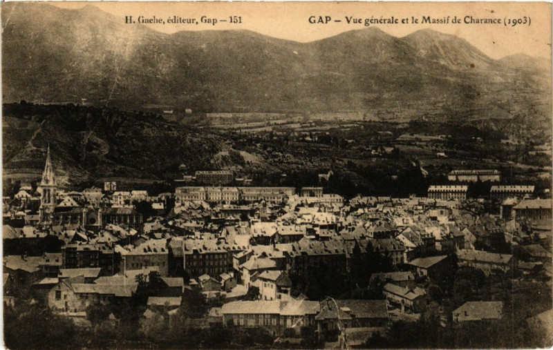 Carte postale ancienne Gap - Vue générale et le Massif de Charance (1903) à Gap