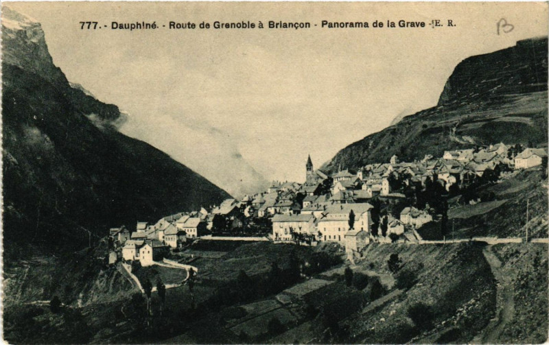 Carte postale ancienne Dauphiné - Route de Grenoble a Briancon - Panorama de La Grave à Briançon