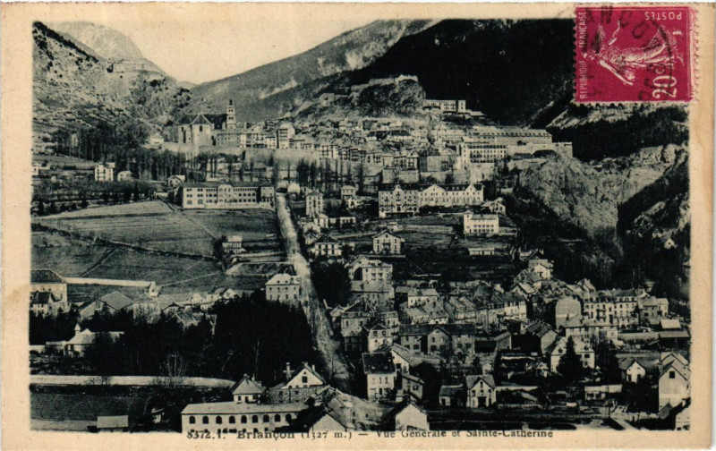 Carte postale ancienne Briancon - Vue générale et Sainte-Catherine à Briançon