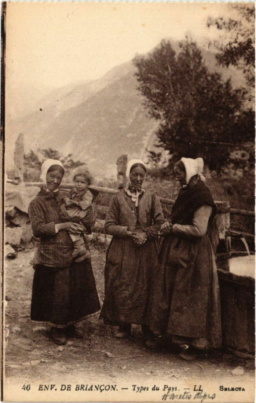 Carte postale ancienne Environs de Briancon - Types du Pays à Briançon