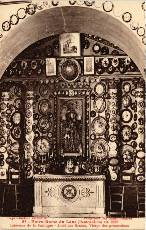 Carte postale ancienne Notre-Dame-du-Laus - Interieur de la Basilique