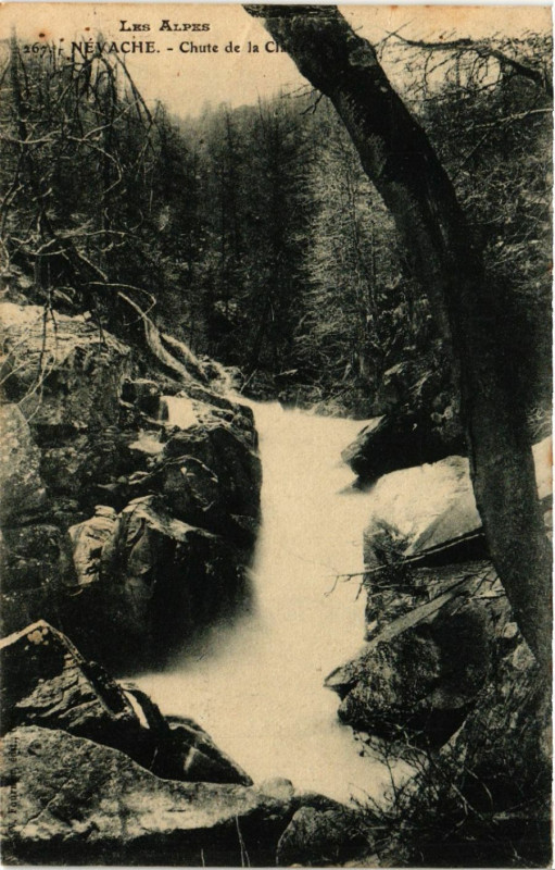 Carte postale ancienne Nevache - Chute de la Classie à Névache