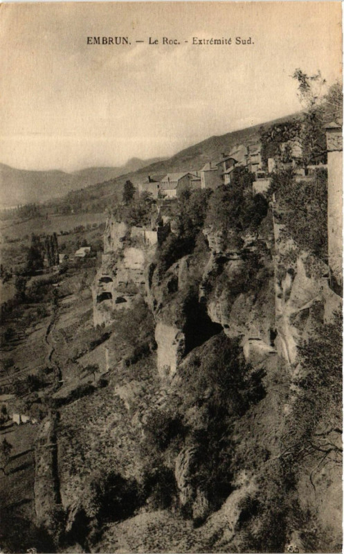 Carte postale ancienne Embrun - Le Roc - Extremite Sud à Embrun