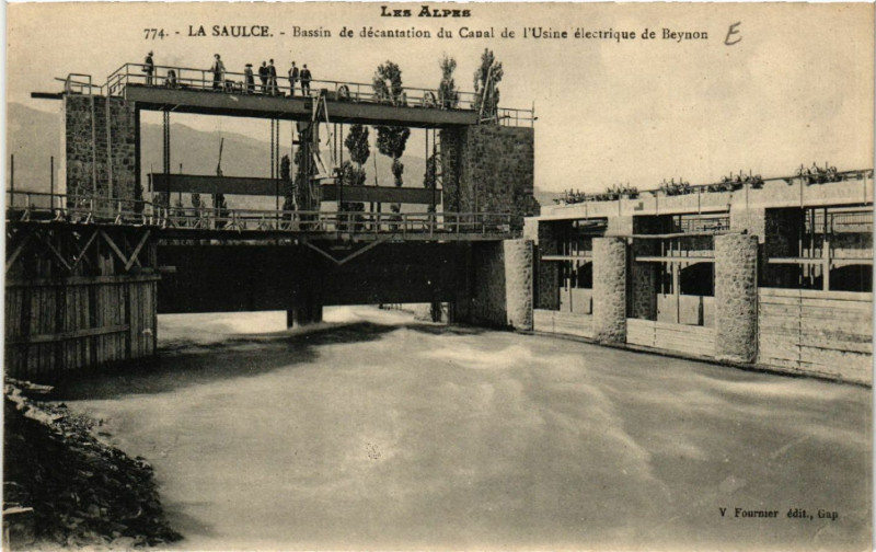 Carte postale ancienne La Saulce Bassin de Decantation du Canal de l'Usine electrique de à La Saulce