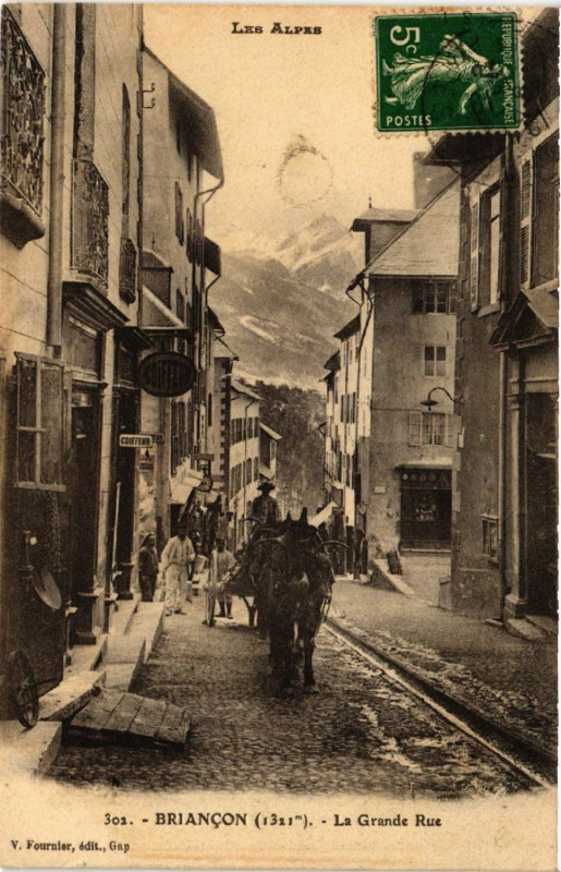 Carte postale ancienne Briancon - La Grande Rue à Briançon