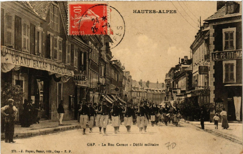 Carte postale ancienne Gap - La Rue Carnot à Gap