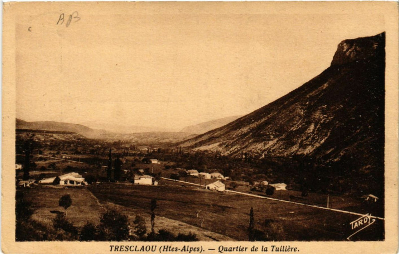 Carte postale ancienne Tresclaou - Quartier de la Tuiliere