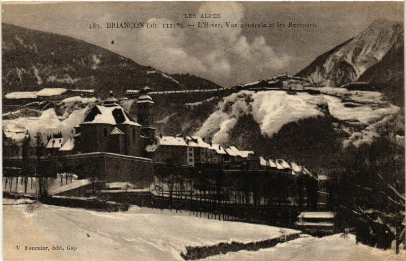 Carte postale ancienne Briancon - L'Hiver à Briançon