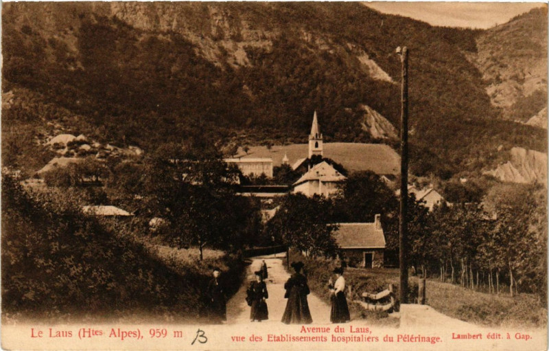 Carte postale ancienne Avenue du Laus vue des Etablissements hospitaliers du Peleriange