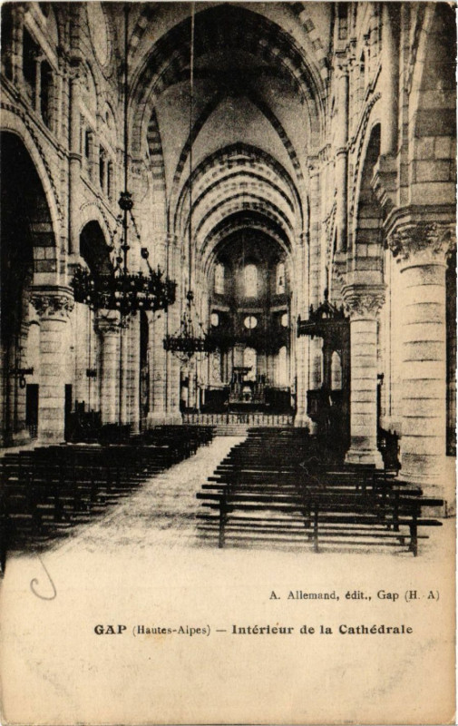 Carte postale ancienne Gap - Interieur de la Cathedrale à Gap