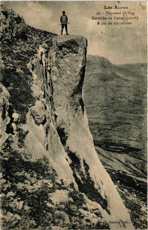Carte postale ancienne Environs de Gap - Corniche de Ceuse à Gap