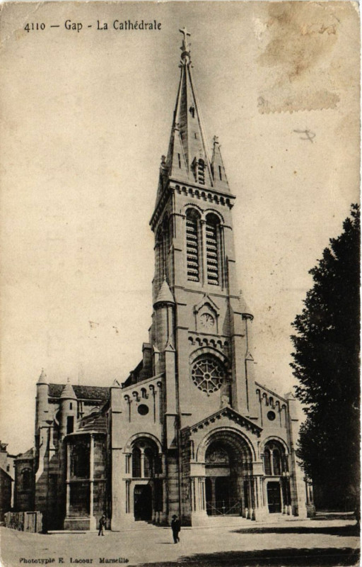 Carte postale ancienne Gap - La Cathedrale à Gap