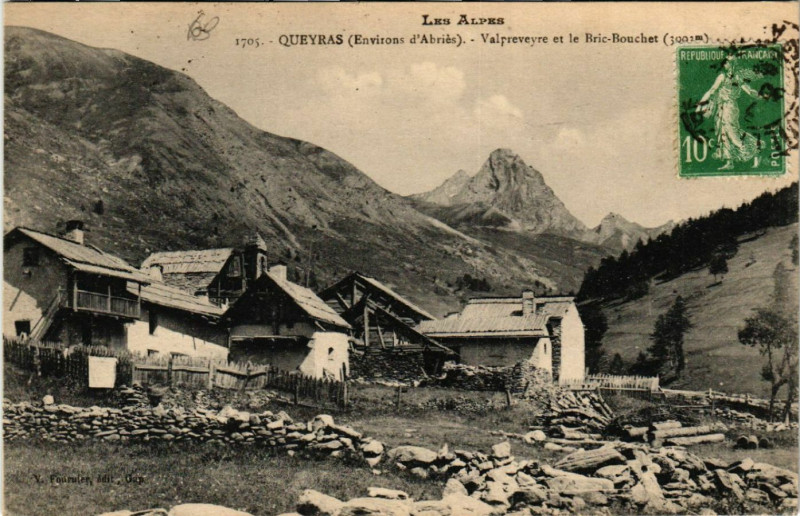 Carte postale ancienne Queyras - Valpreveyre et le Bric Bouchet