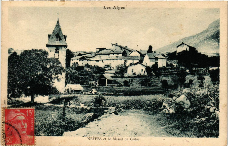Carte postale ancienne Neffes et le Massif de Ceuse à Neffes