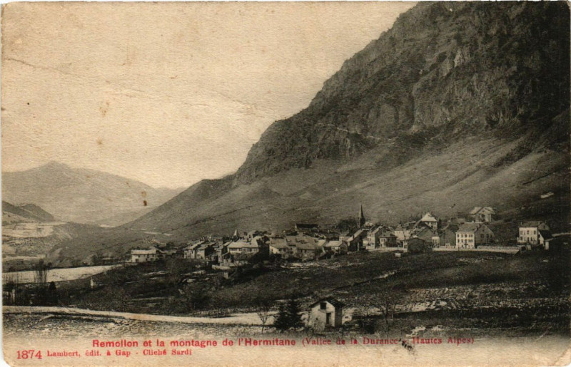 Carte postale ancienne Remollon et la montagne de l'Hermitane à Remollon