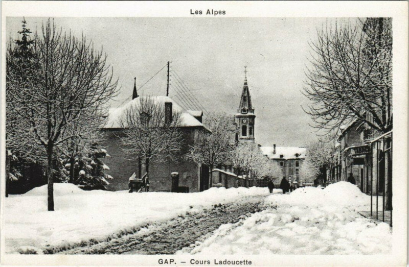 Carte postale ancienne Gap - Cours Ladoucette