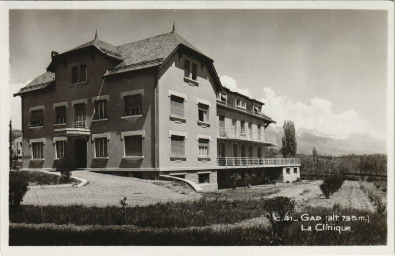 Carte postale ancienne Gap - La Clinique