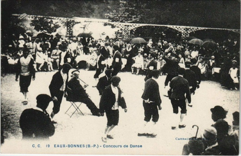Carte postale ancienne Eaux-Bonnes - Concours de Danse