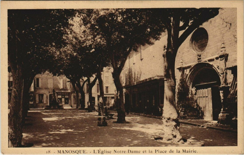 Carte postale ancienne Manosque - L'Eglise Notre-Dame à Manosque