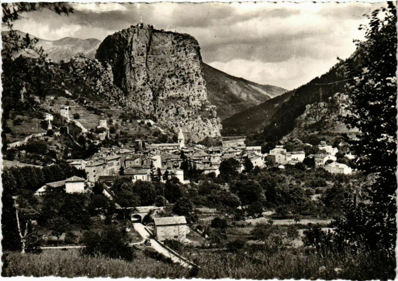 Carte postale ancienne Castellane Vue generale à Castellane
