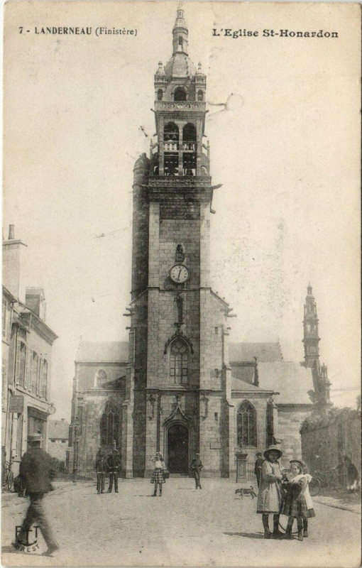 Carte postale ancienne Landerneau - L'Eglise Saint-Honardon à Landerneau