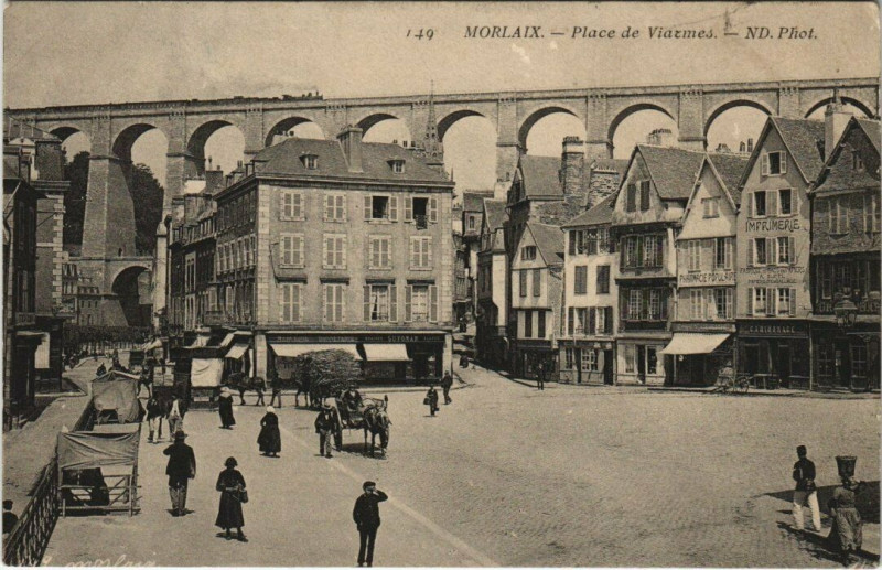 Carte postale ancienne Morlaix - Place de Viarmes à Morlaix