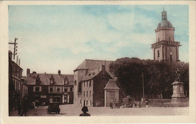 Carte postale ancienne Lesneven - Place du Général Le Flo à Lesneven