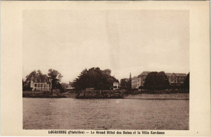 Carte postale ancienne Locquirec - Le Grand Hotel à Locquirec