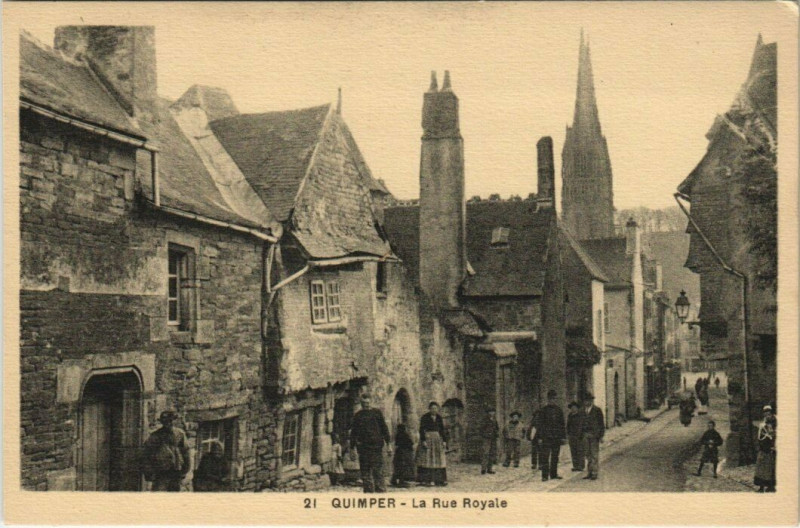 Carte postale ancienne Quimper Rue Royale à Quimper