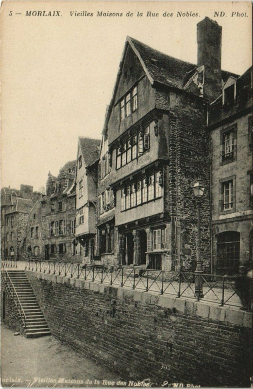 Carte postale ancienne Morlaix Rue des Nobles à Morlaix