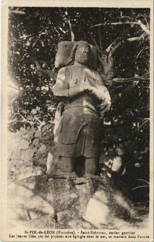 Carte postale ancienne Saint-Pol-de-Leon Saint-Bidouzan, sculpture
