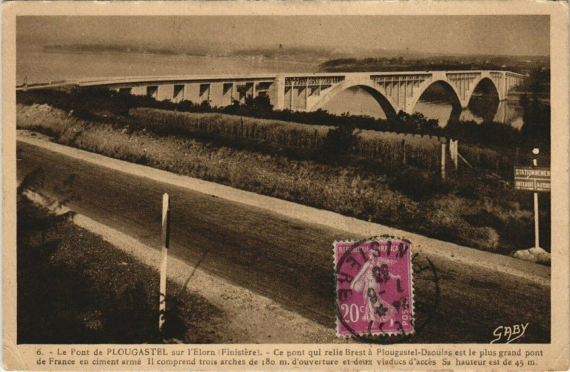 Carte postale ancienne Le Pont de Plougastel sur l'Elorn