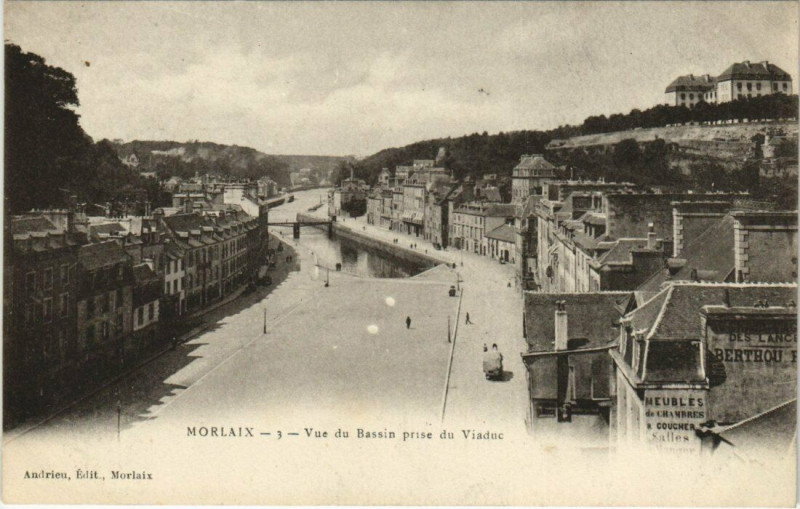 Carte postale ancienne Morlaix - Vue du Bassin prise du Viaduc à Morlaix